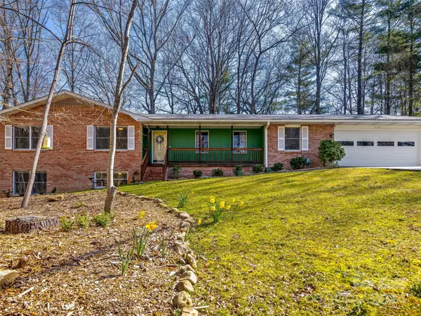 Etowah, NC 28729,133 E Laurel LN