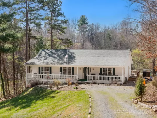 340 Carolina Pine CT, Leicester, NC 28748