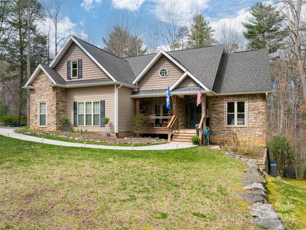 15 Gaston Mountain RD, Asheville, NC 28806