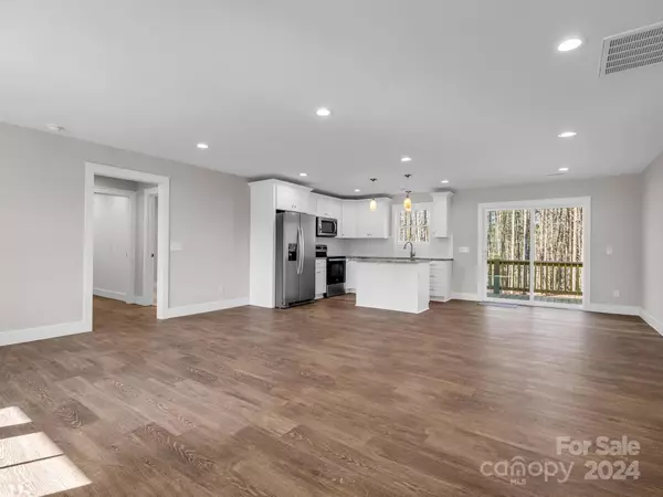 Forest City, NC 28043,127 Tallyhoe ST
