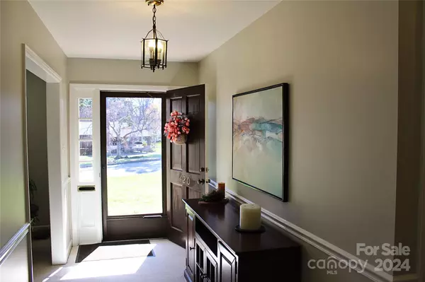 Hickory, NC 28601,420 15th AVE NW