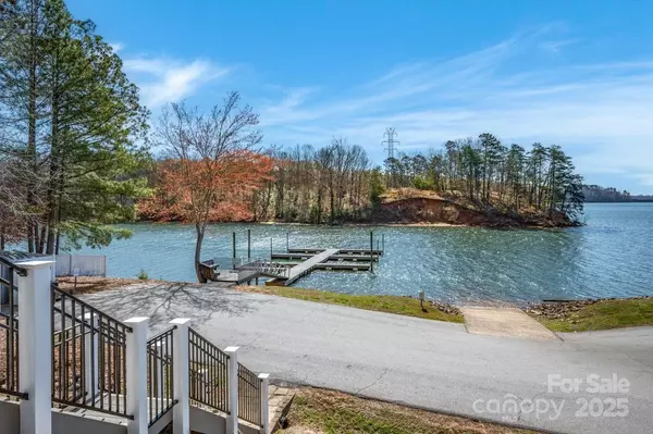 Stony Point, NC 28678,121 Pebble Creek DR