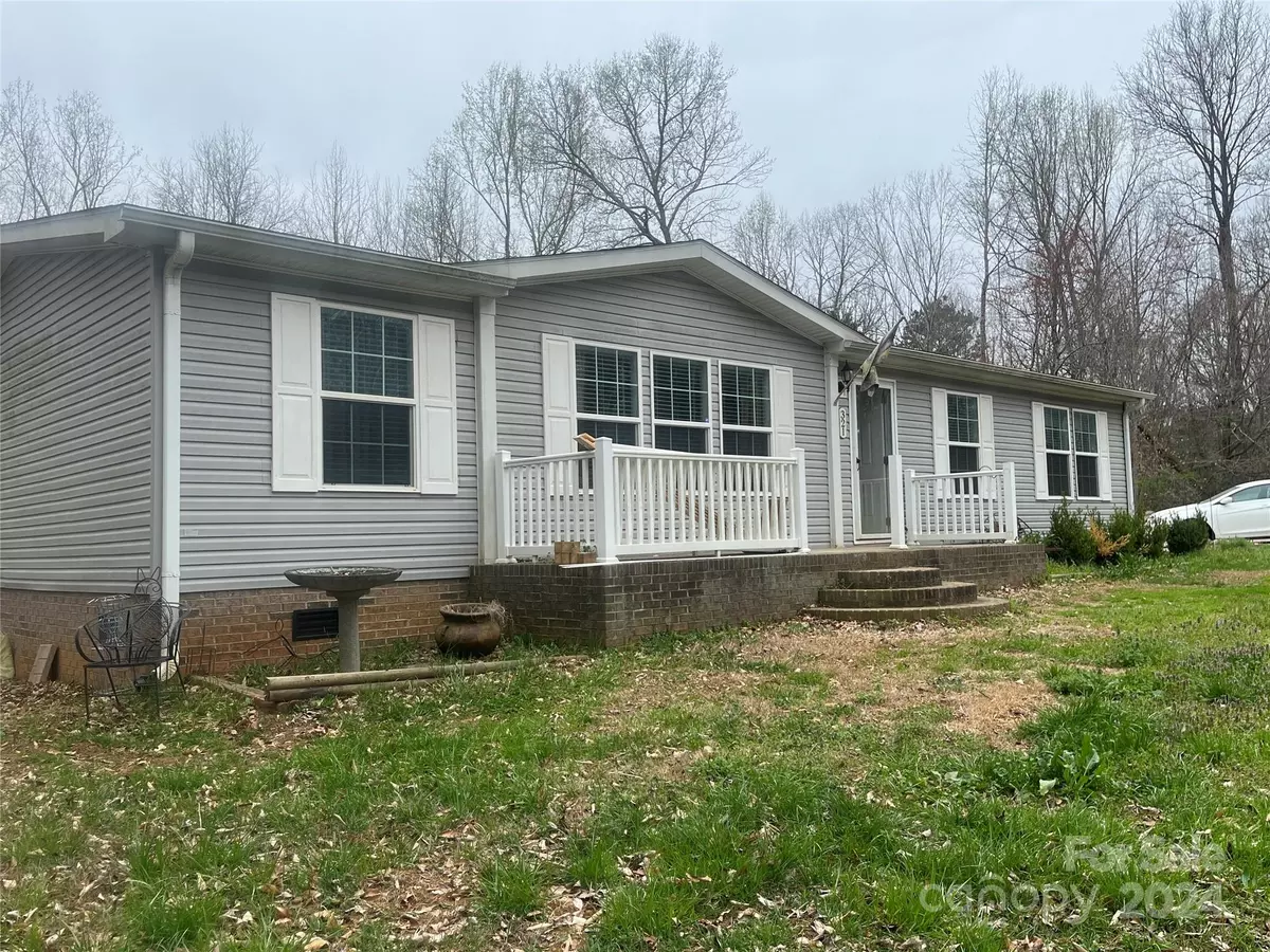 Dallas, NC 28034,321 Hoyles Creek RD