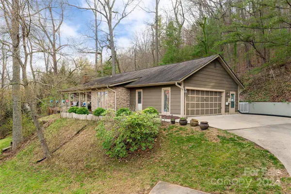 202 Laurel Ridge RD,  Asheville,  NC 28805