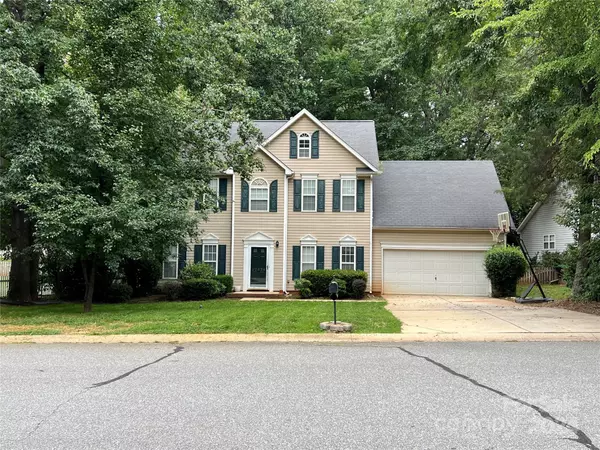 Charlotte, NC 28215,12834 English Walnut LN