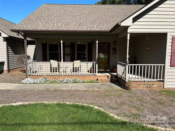 Mooresville, NC 28117,247 Yacht RD