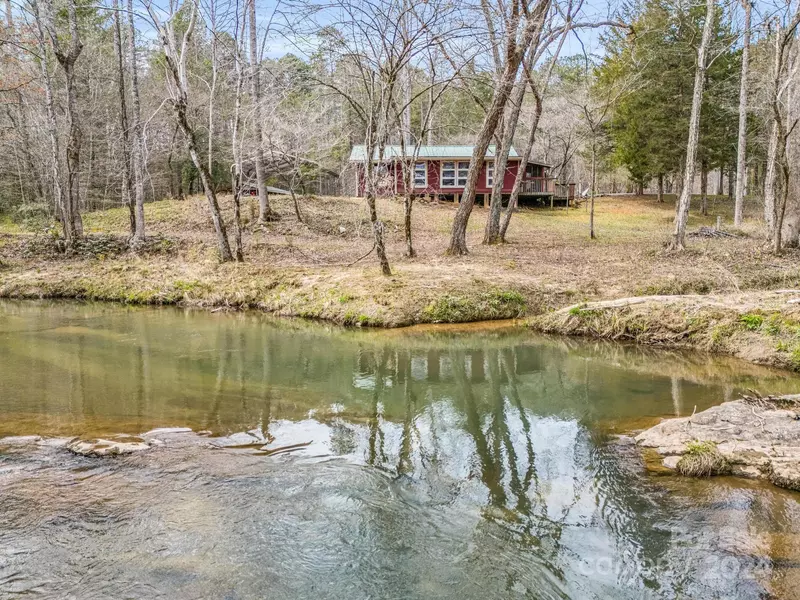 597 Antioch RD, Lake Lure, NC 28746