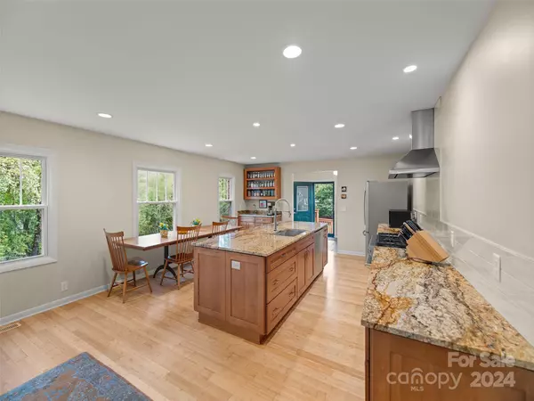 Marshall, NC 28753,336 Coates RD