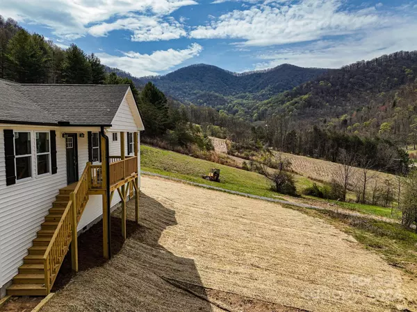 268 Sugar Creek RD, Weaverville, NC 28787