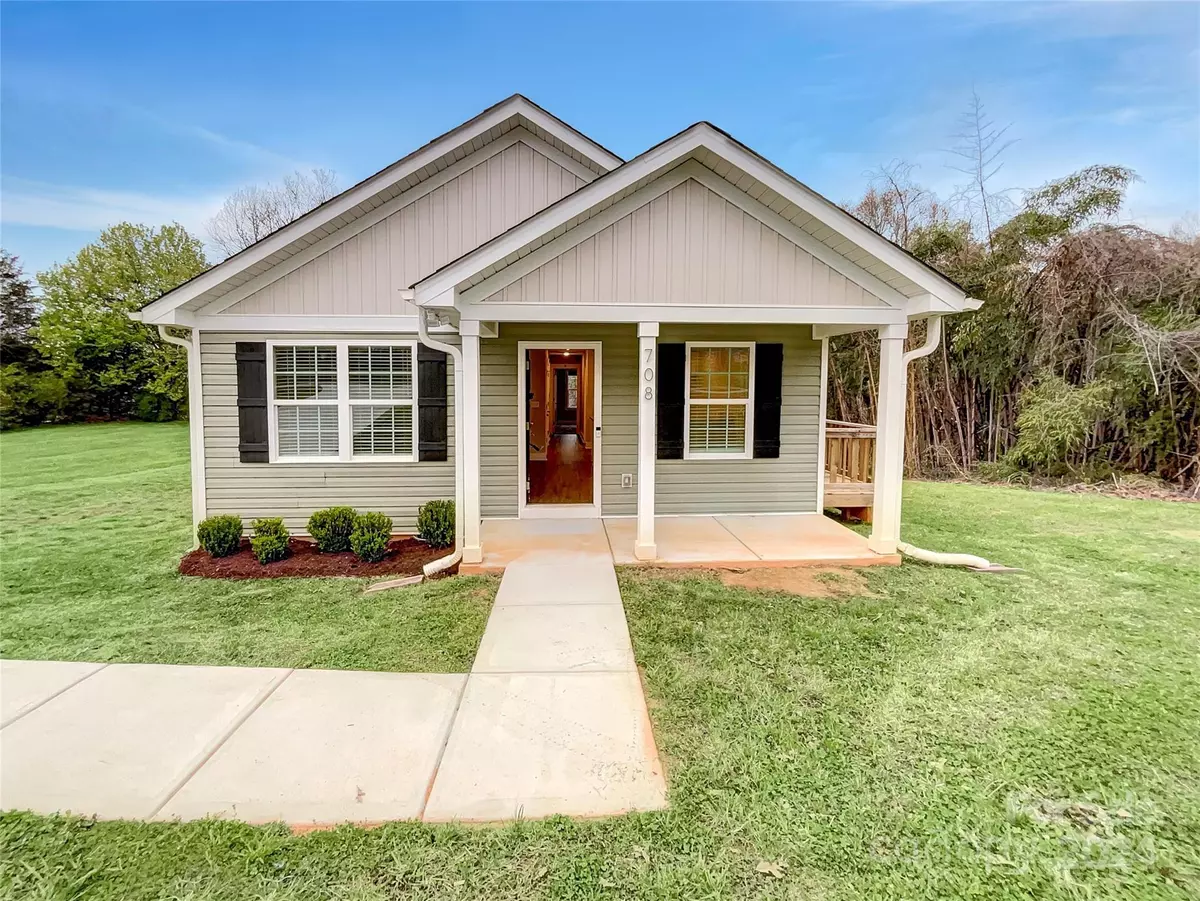 Lincolnton, NC 28092,708 Tait ST