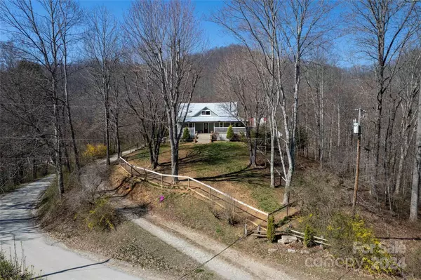 Sylva, NC 28779,240 Henry RD