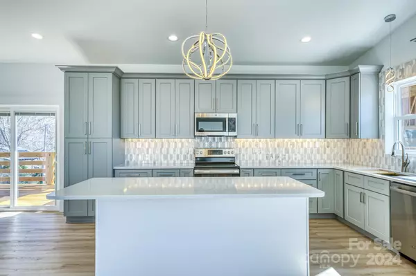 Asheville, NC 28805,35 N Pershing RD