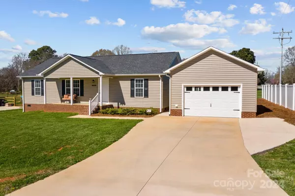 Woodleaf, NC 27054,110 Lochshire LN