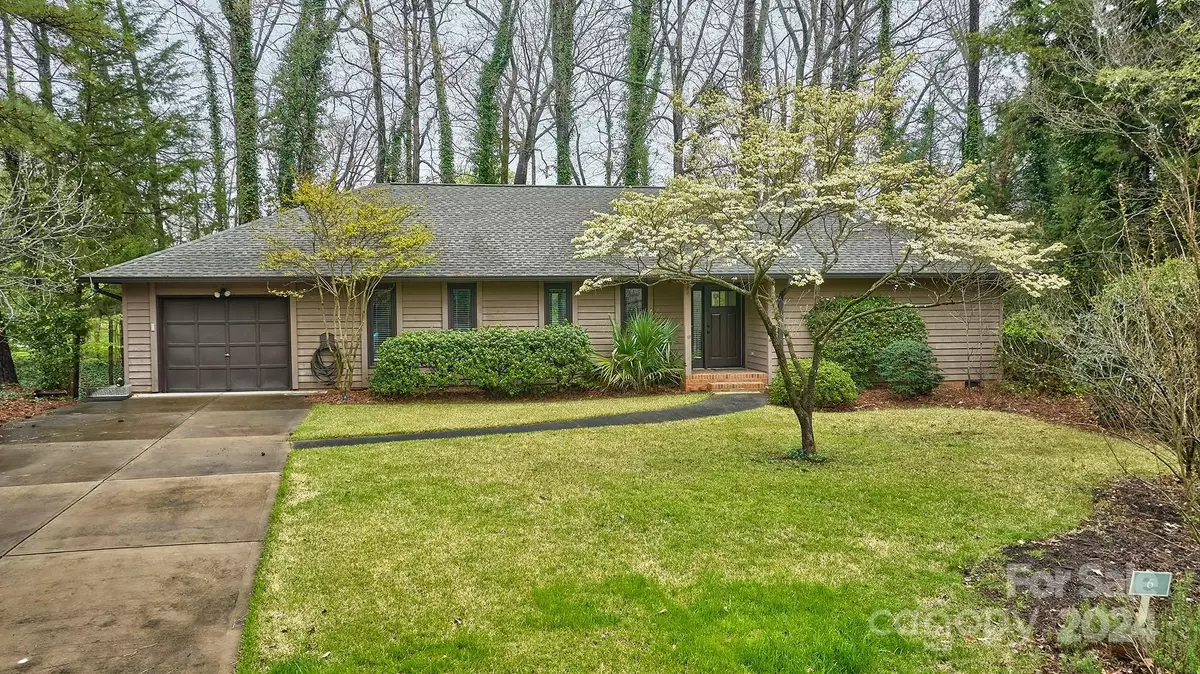 Lake Wylie, SC 29710,6 Catawba Ridge CT