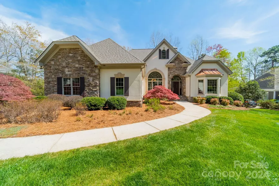 222 Wildwood Cove DR, Mooresville, NC 28117