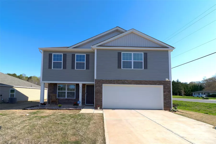 2247 Meadow Stream DR, Sherrills Ford, NC 28673