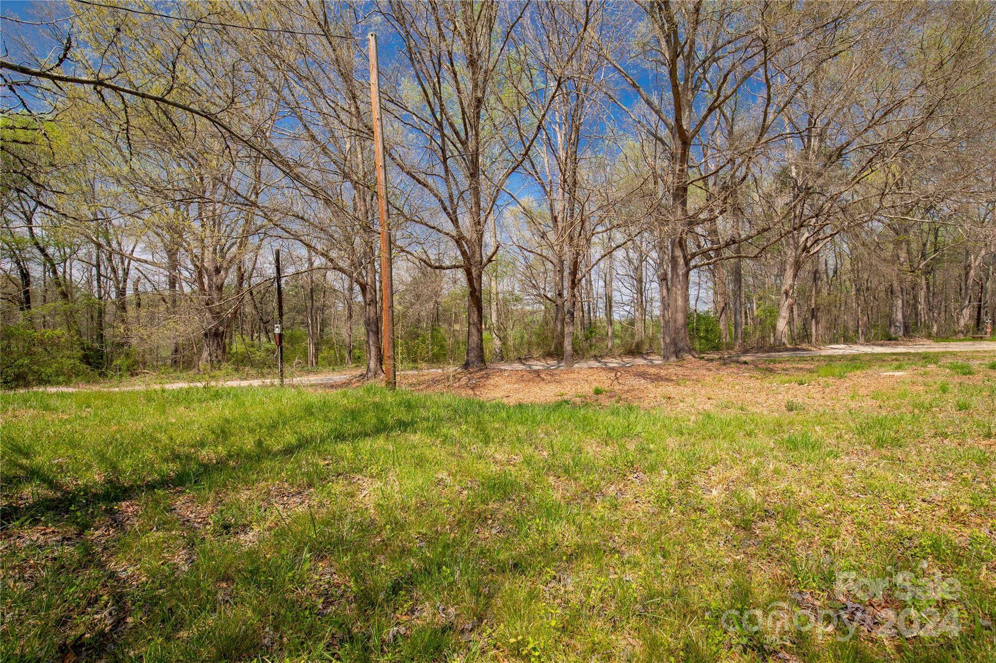 York, SC 29745,989 Longleaf RD