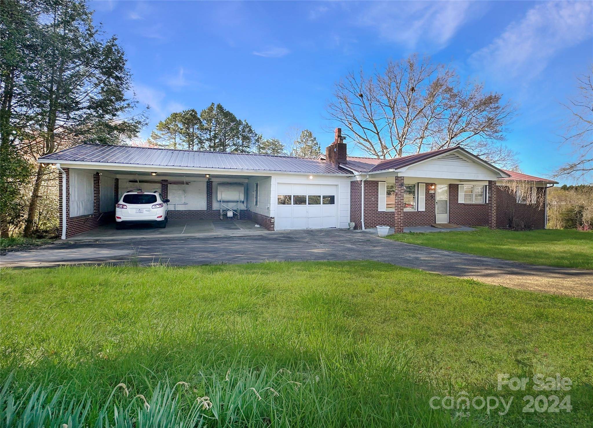 4219 Benfield DR, Hudson, NC 28638