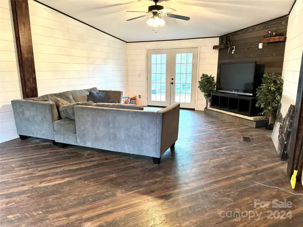 Concord, NC 28027,5849 Hardwood LN