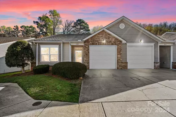 3120 Village Glen LN,  Charlotte,  NC 28269