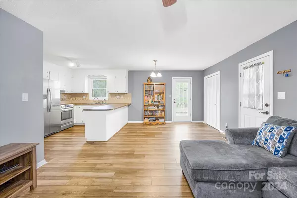 Shelby, NC 28152,123 Southglenn DR