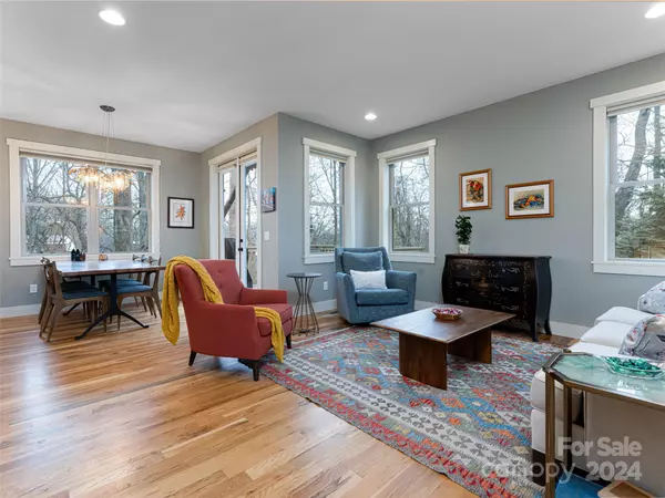 Asheville, NC 28806,190 Virginia AVE