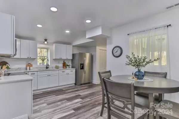 Lenoir, NC 28645,334 Eastview PL NW