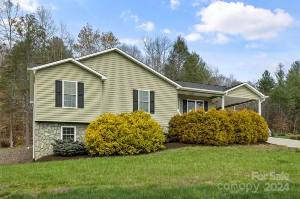 3624 Deerbrook RD, Lenoir, NC 28645