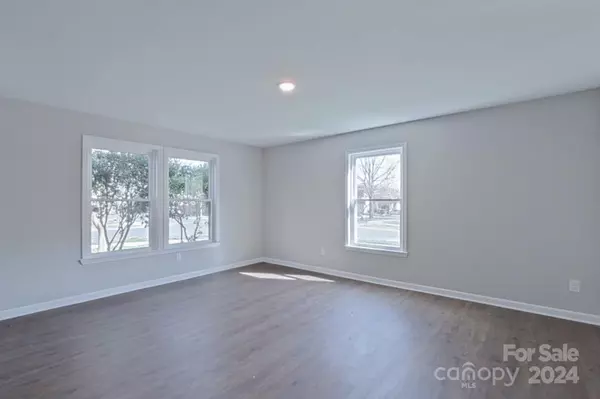 Harrisburg, NC 28075,5709 Hammermill DR