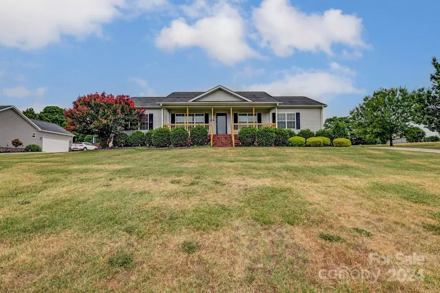 412 Back Acres LN, Kannapolis, NC 28081