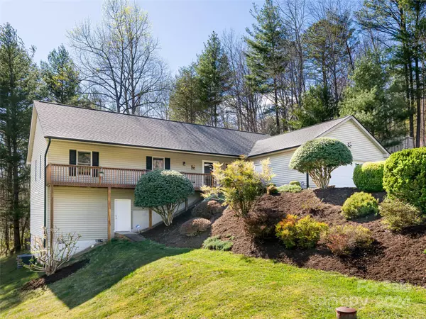 4 Mount Emerald DR, Fairview, NC 28730