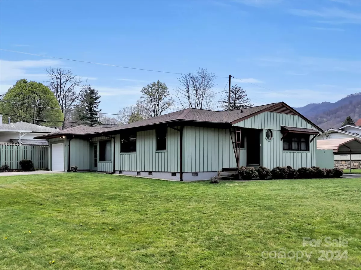 Waynesville, NC 28786,19 Grandview CIR