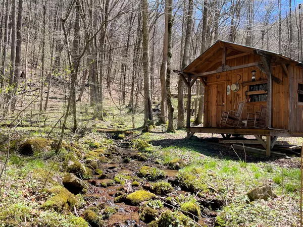 00 Poplar Creek RD, Green Mountain, NC 28714