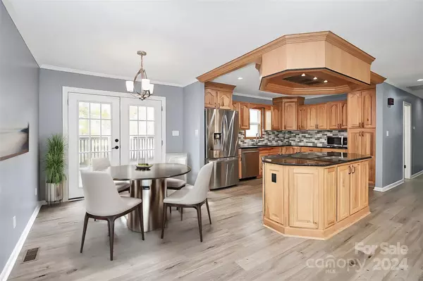 Gastonia, NC 28056,4531 Oakwood CIR