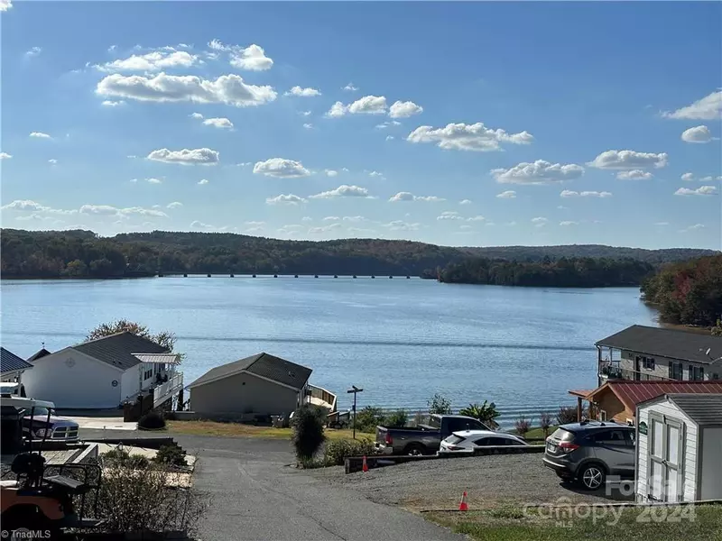 103 Britt LN #116, New London, NC 27356