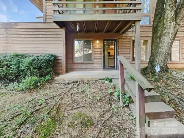 1839 J Julian LN #D, Charlotte, NC 28208