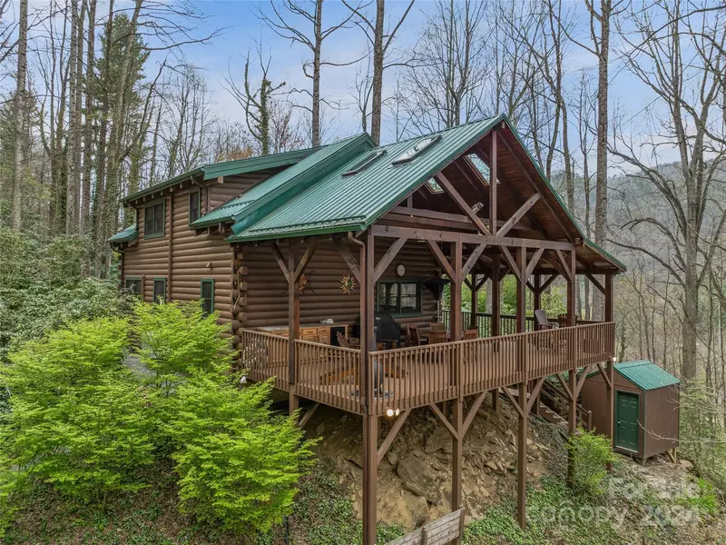 46 Martens LN, Maggie Valley, NC 28751