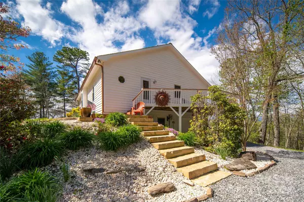 3675 Chetola DR, Lenoir, NC 28645