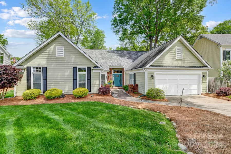 9931 Deer Spring LN, Charlotte, NC 28210