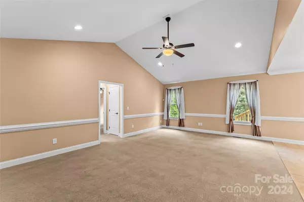 Hickory, NC 28602,4284 Pickering DR