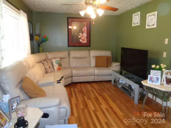 Lenoir, NC 28645,2675 Tablerock RD