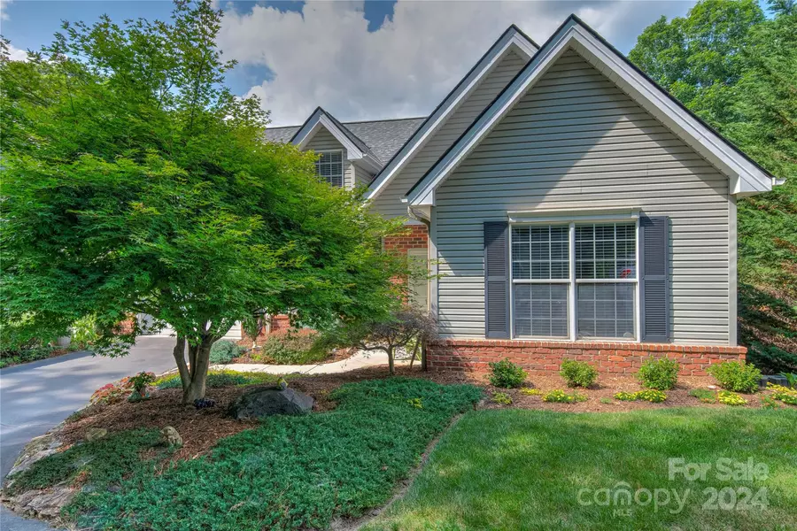 117 Hibiscus LN, Asheville, NC 28803