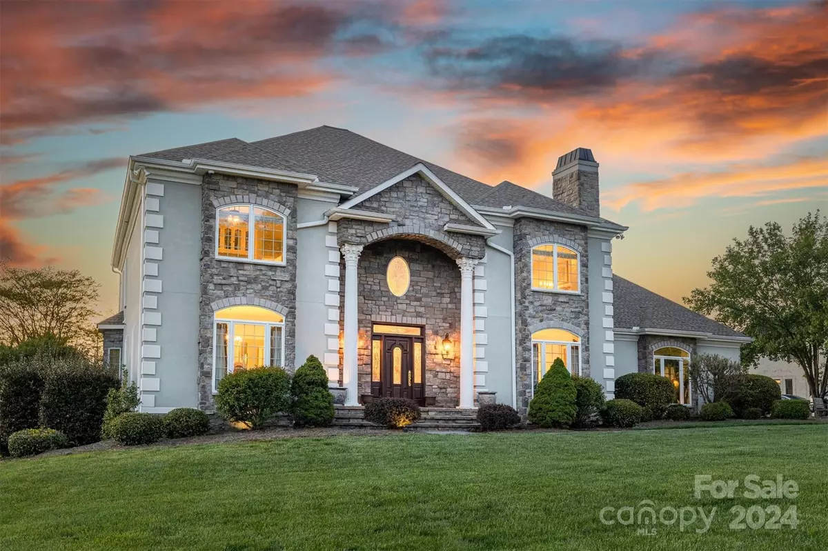 Hickory, NC 28601,1133 N Shore DR