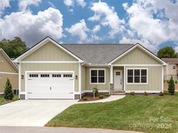 Hendersonville, NC 28792,70 Olde Oak WAY