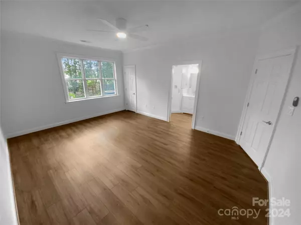 Charlotte, NC 28209,5601 Fairview RD #5