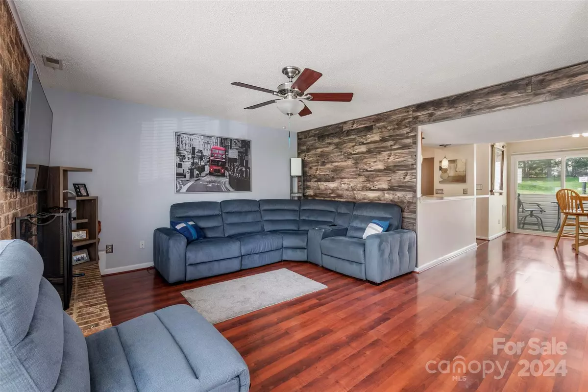 Charlotte, NC 28226,10965 Carmel Crossing RD