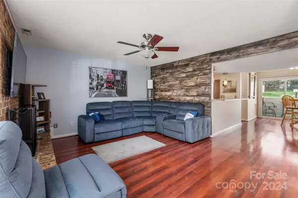 10965 Carmel Crossing RD, Charlotte, NC 28226