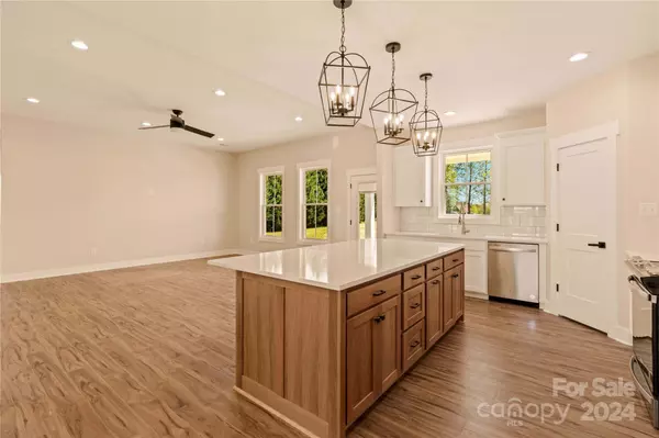 Statesville, NC 28625,104 Capstone CT
