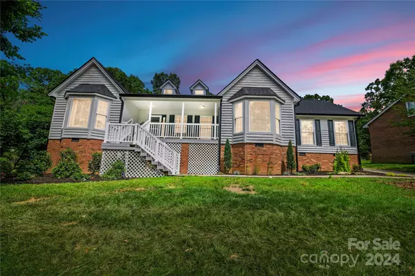 1028 Balsam TER,  Charlotte,  NC 28214