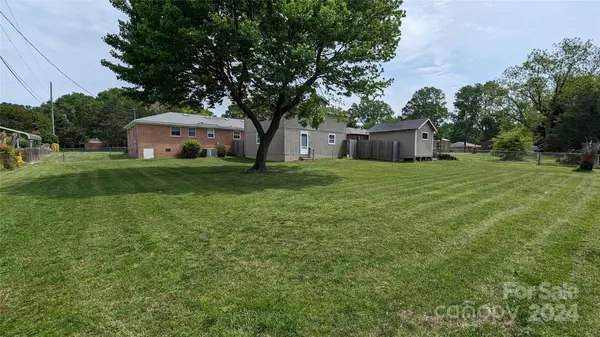 Matthews, NC 28104,112 Smith CIR